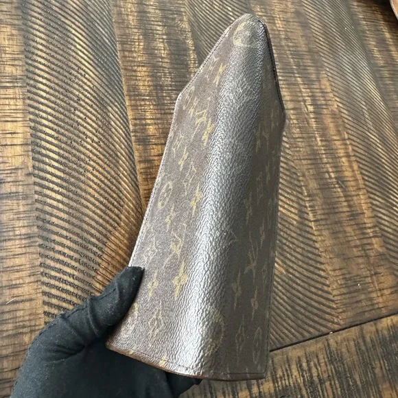 - Louis Vuitton Monogram Porte Monnaie
Zippy Long Wallet/Preloved 1998 - Picture 10 of 17